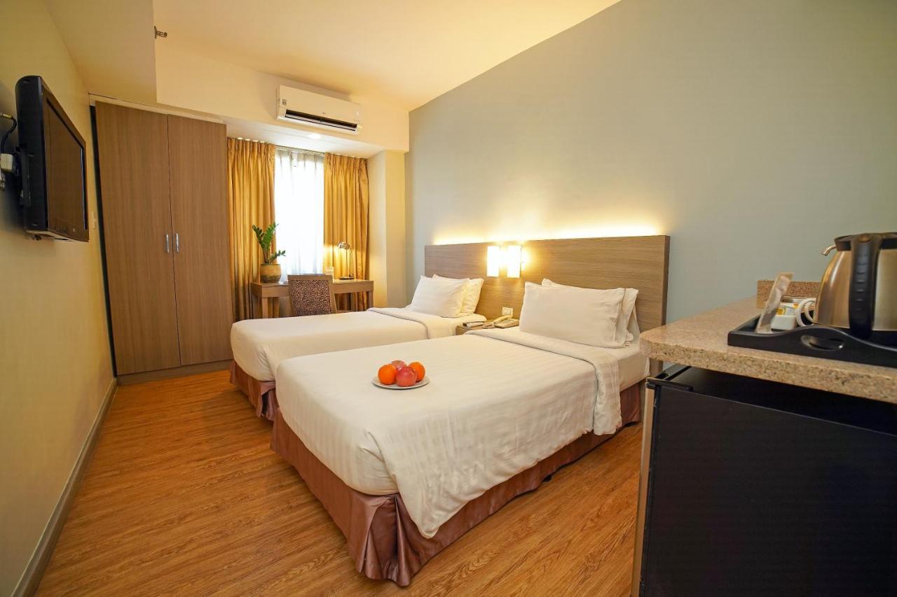 One Pacific Place 3*