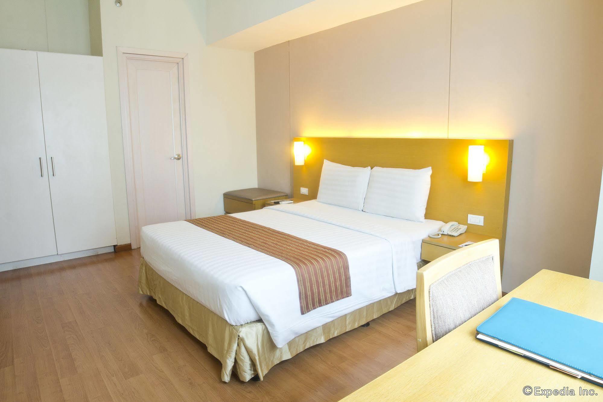 Hotel One Pacific Place 3*