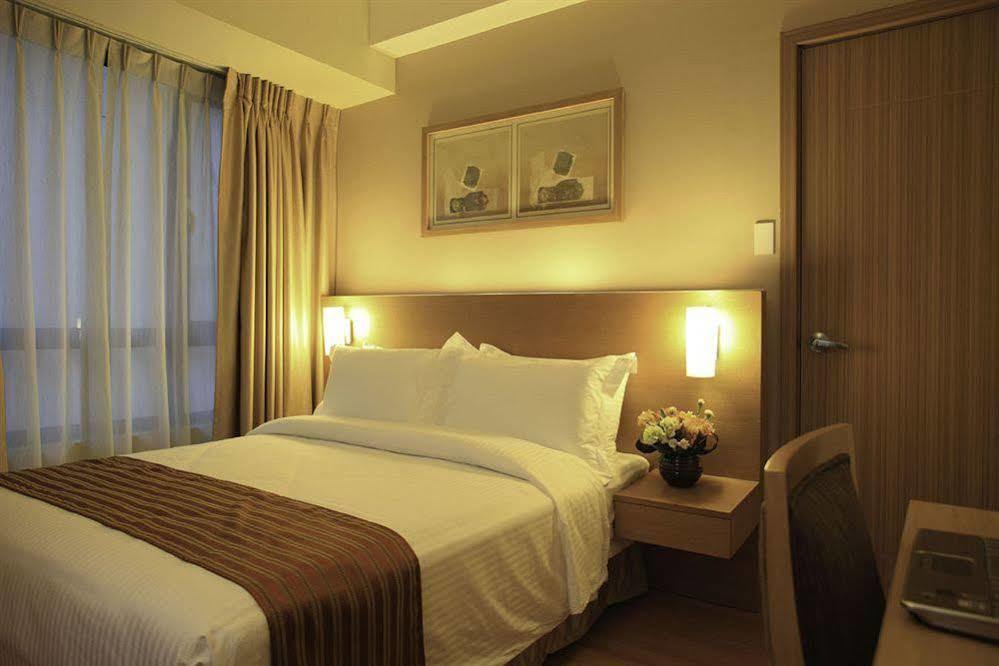 One Pacific Place Hotel 3*